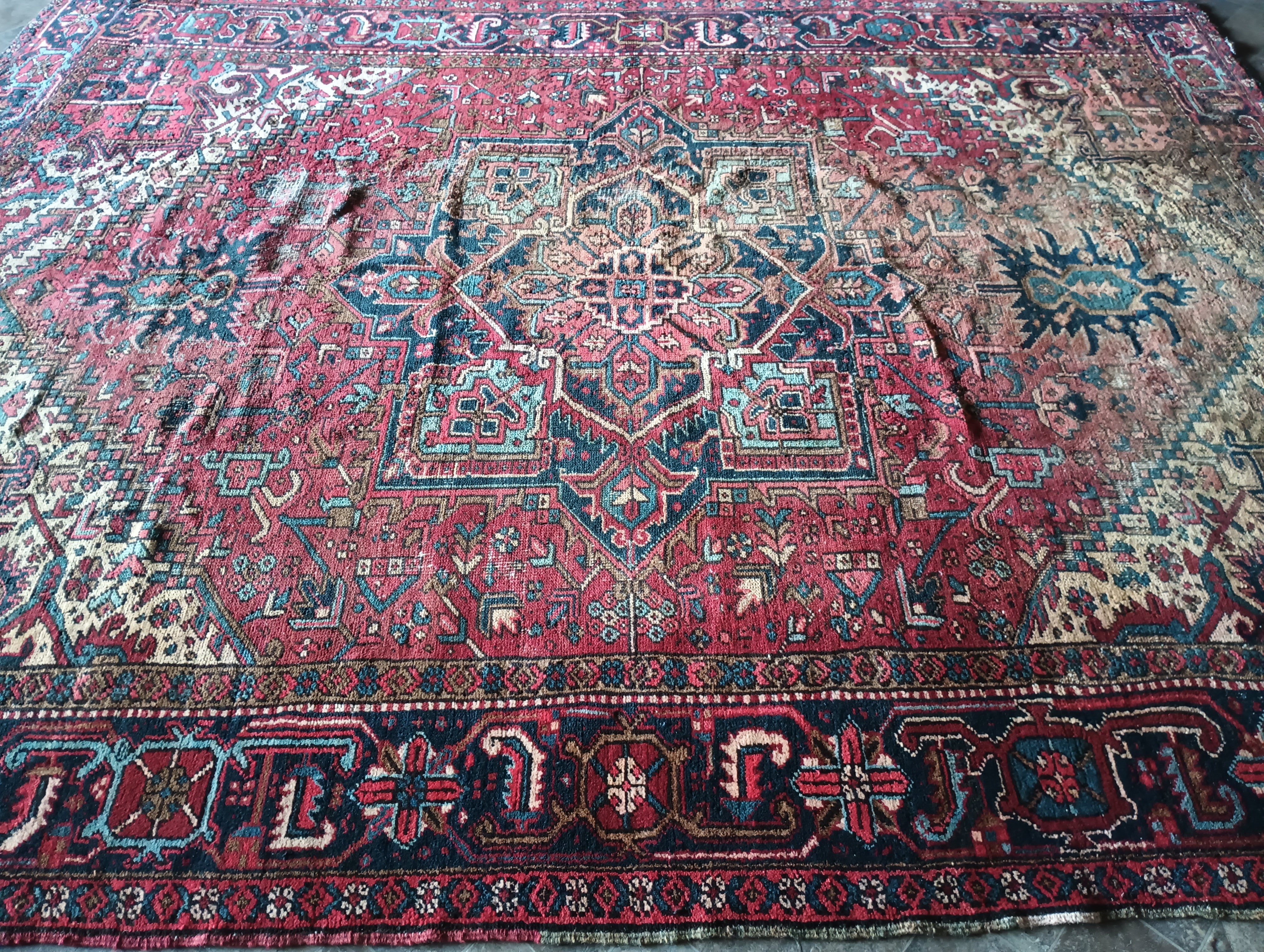 9 x 13 Antique Persian Heriz Rug 52634