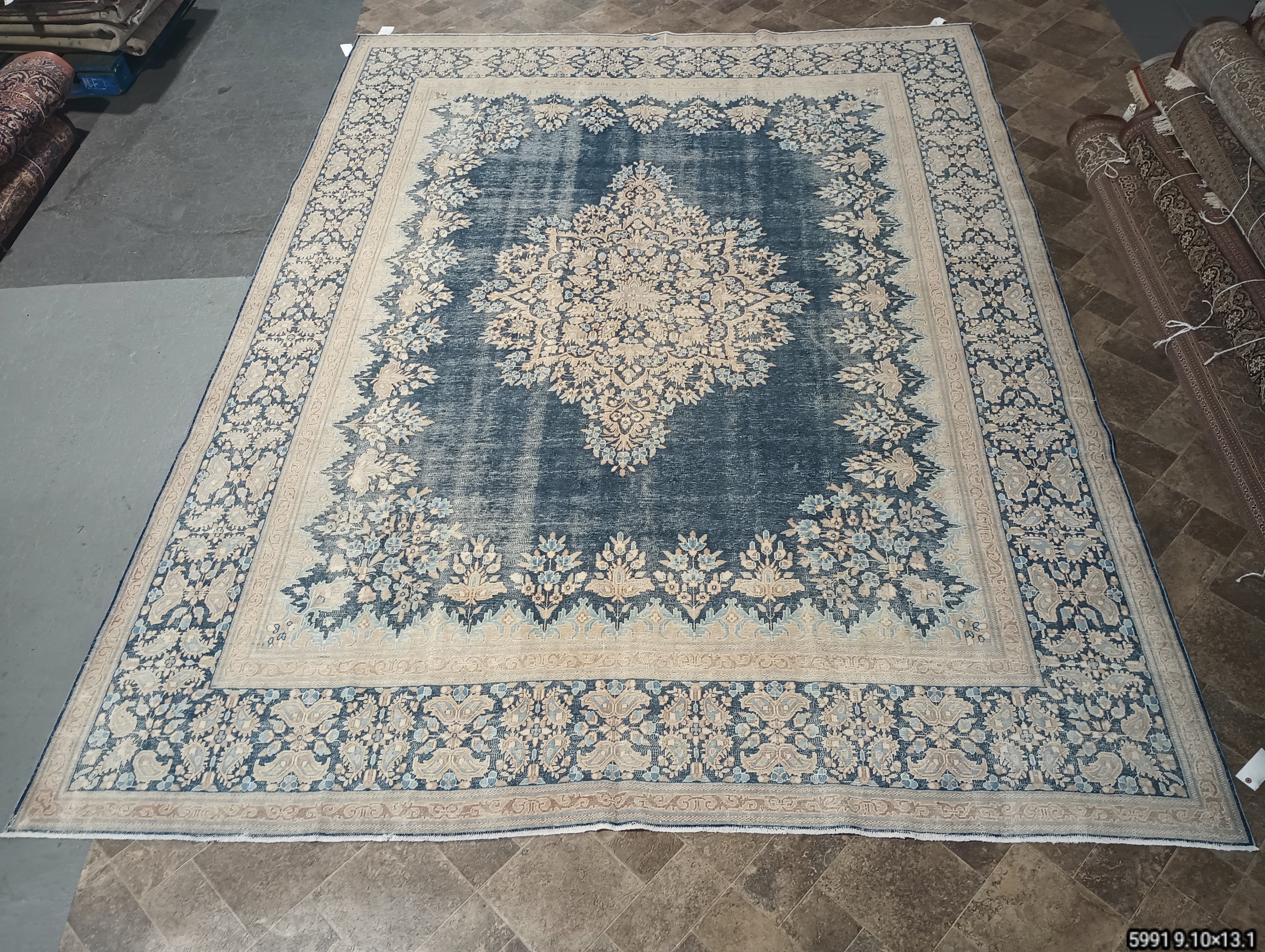 HARA Mini  Faded Persian Heriz Pattern Beige & Blue Oriental Rug, Geo –  Fame Living