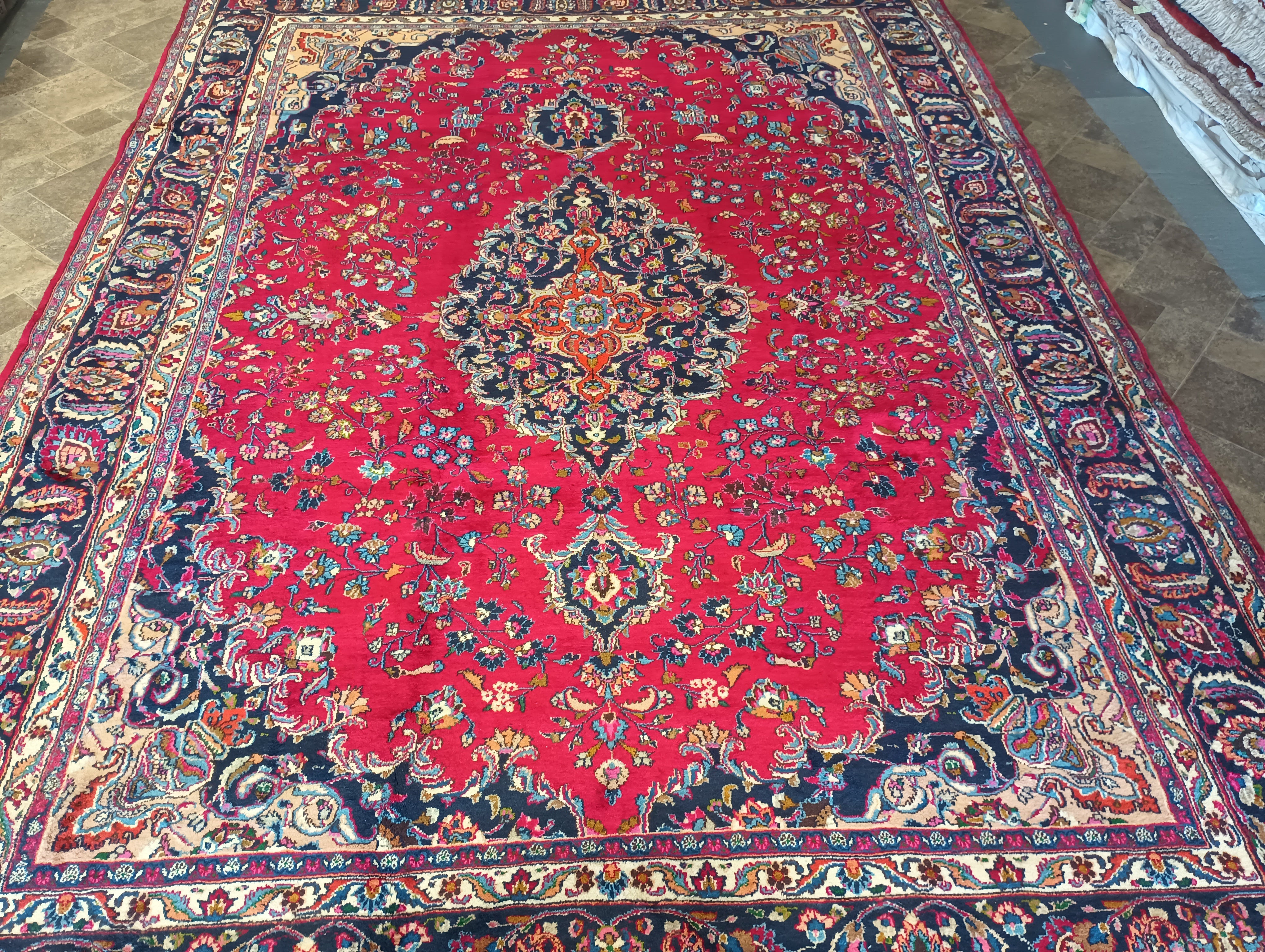 1940s Antique Handmade Persian Heriz Wool Rug (7'6 x 11')