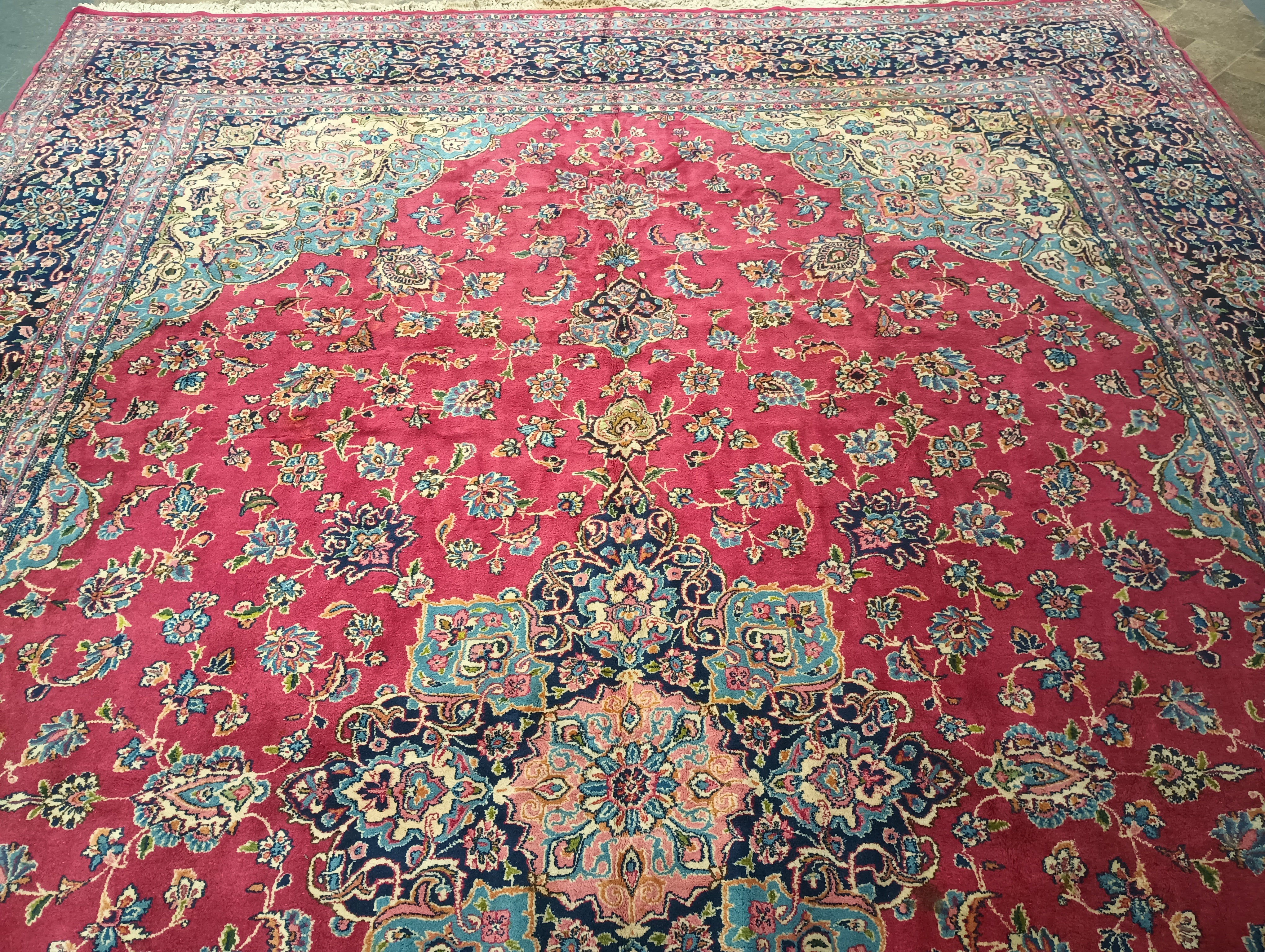 Kirman Persian rug with dense floral pattern cm 270x182