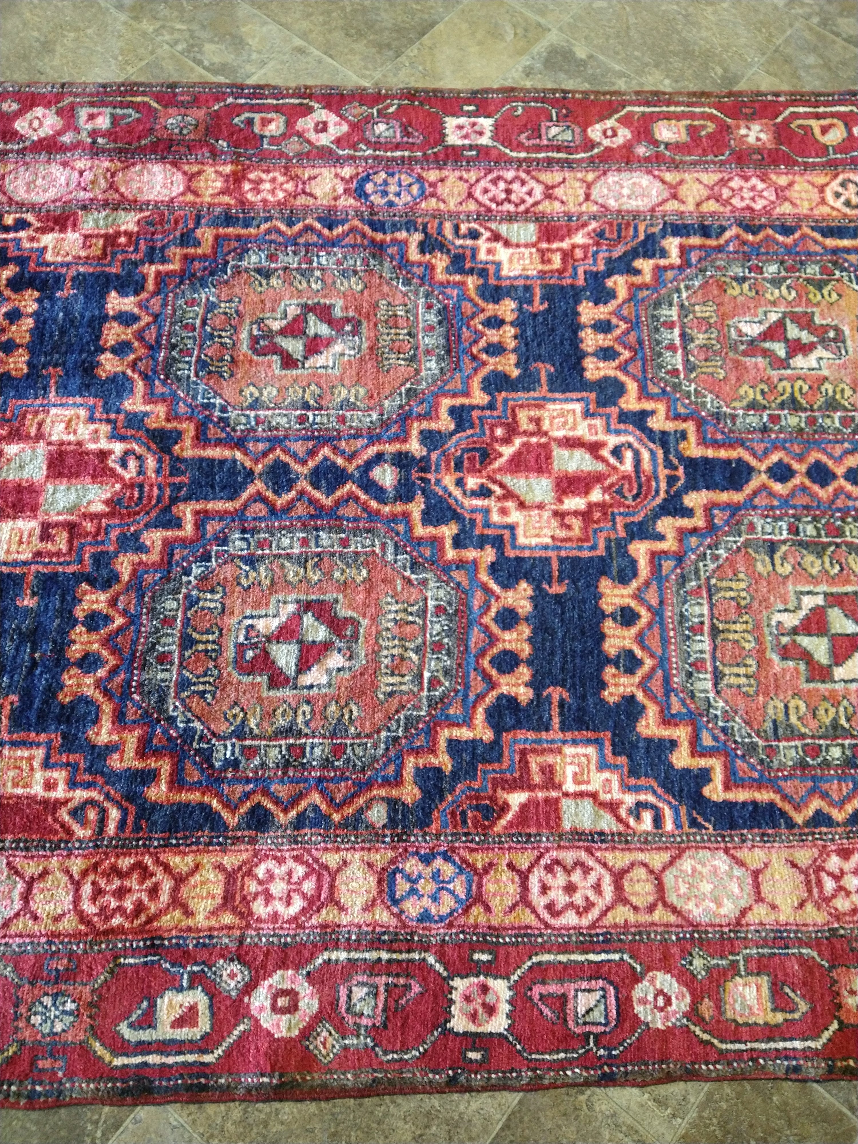 40 x 50 INCH SHIRVAN RUG IN EXCELLENT CONDITION